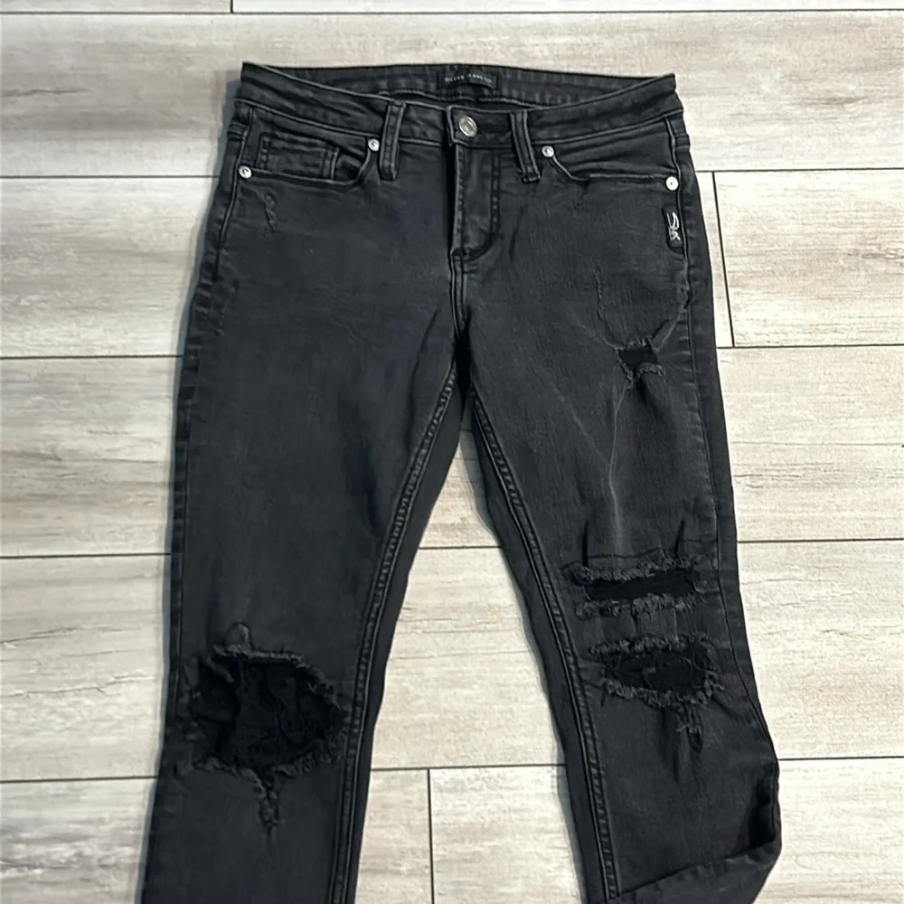 Silver Aiko Skinny jeans in black distressed size 26